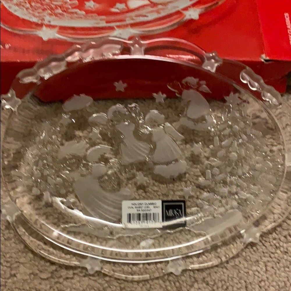 NIB oval serving dish